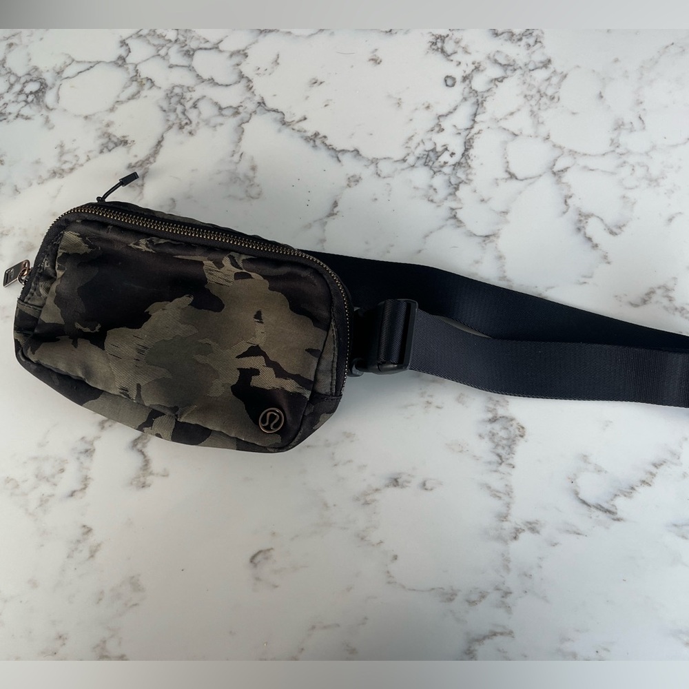 Lululemon Camo Fanny Pack
